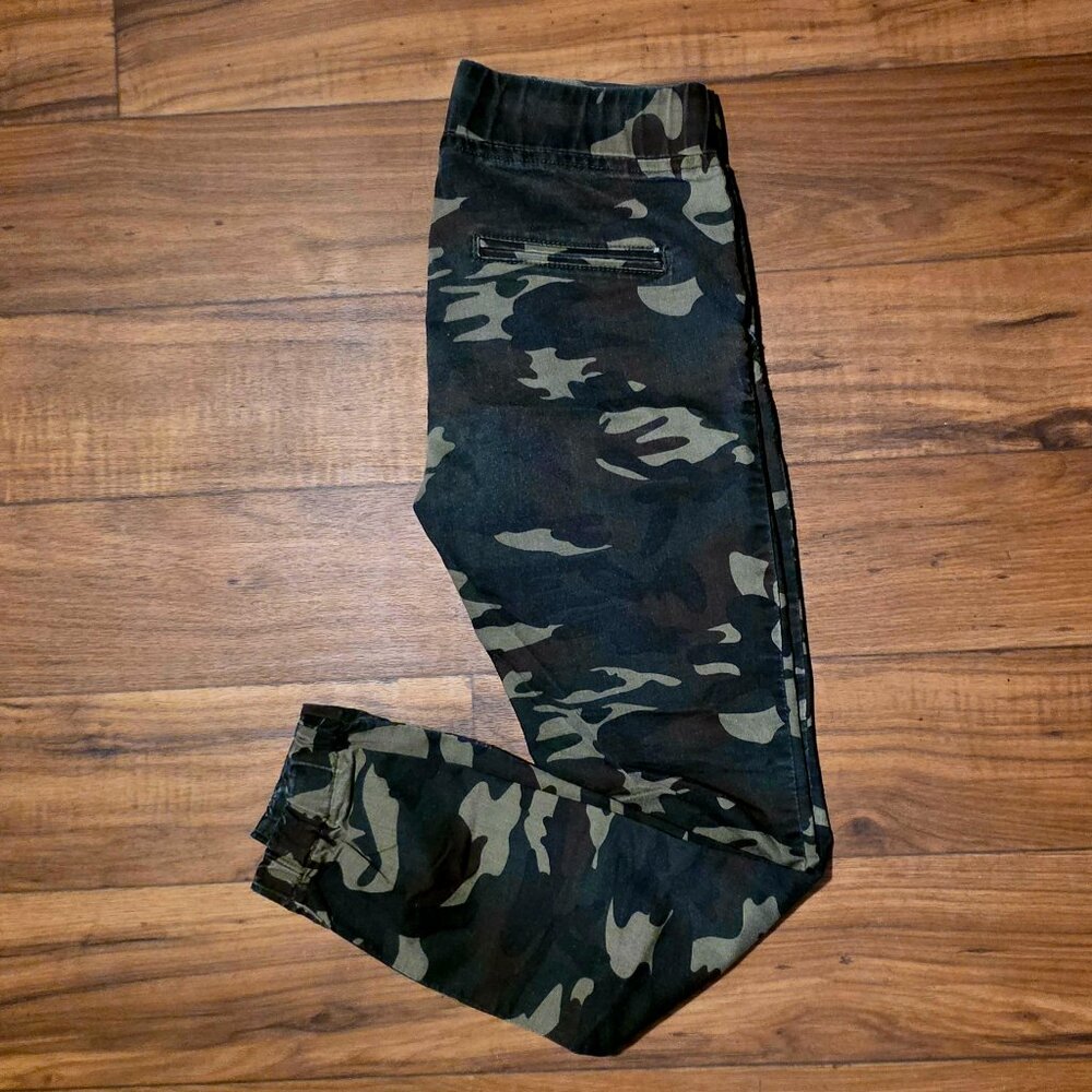 Women's VIP Camo Jogger Pants Sz 5/6 NWOT